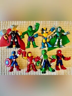 Hasbro Lot (8) Marvel Super Hero Squad Action Figures. One unmarked.
